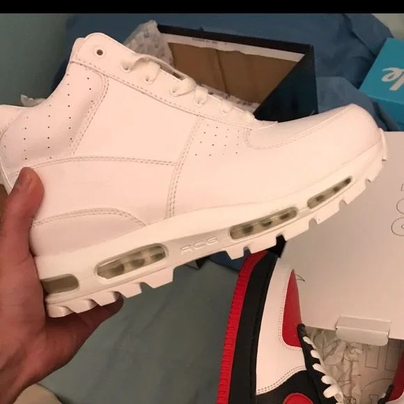 Triple White ACG RARE ! Size 9 Vintage NIKE ACG Sneakers Authentic Athletic Size Women main image 2